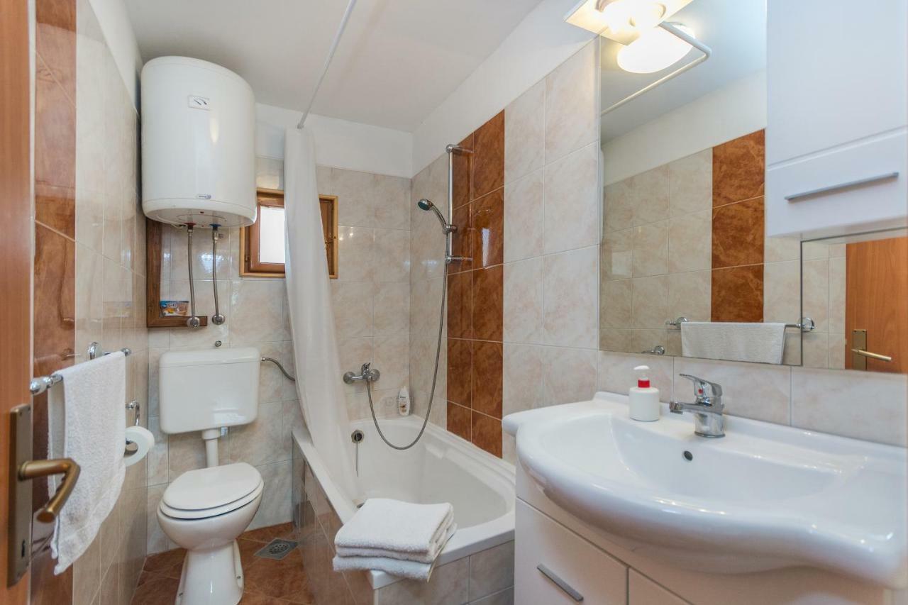 Apartments Mijat Novigrad Istria Kültér fotó